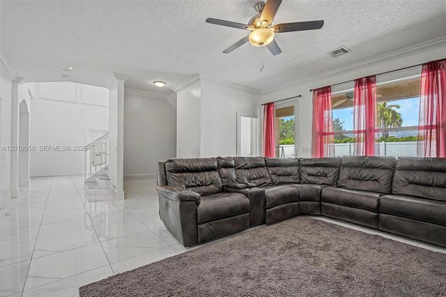 18901 SW 15th St, Pembroke Pines, FL 33029