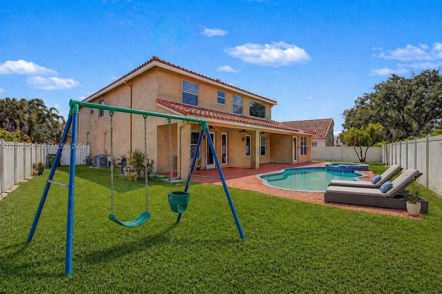 18901 SW 15th St, Pembroke Pines, FL 33029