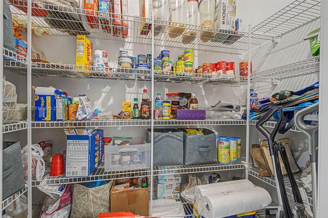 18901 SW 15th St, Pembroke Pines, FL 33029