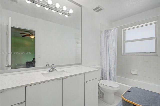 18901 SW 15th St, Pembroke Pines, FL 33029