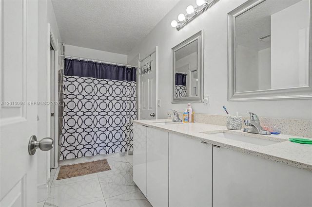 18901 SW 15th St, Pembroke Pines, FL 33029