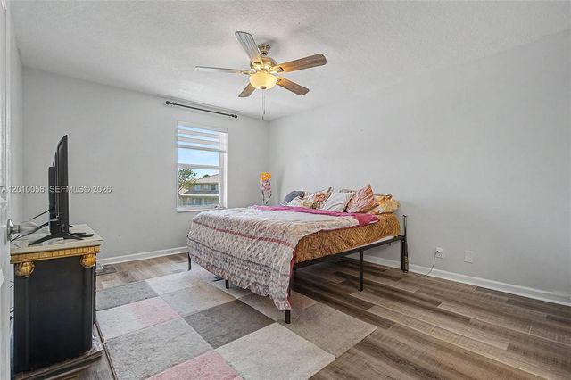 18901 SW 15th St, Pembroke Pines, FL 33029