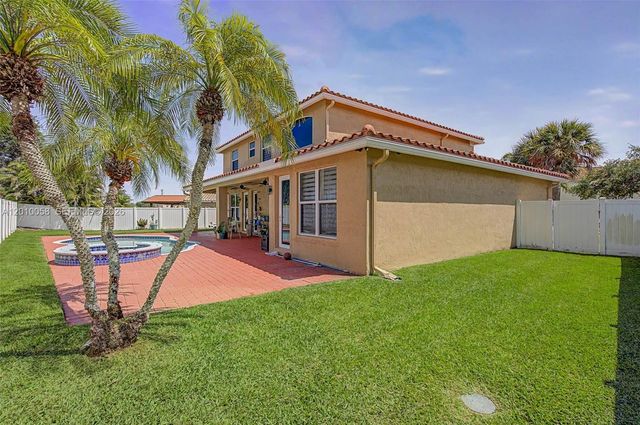 18901 SW 15th St, Pembroke Pines, FL 33029