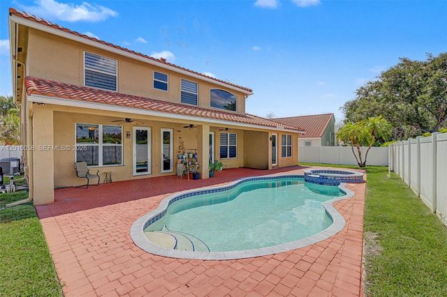 18901 SW 15th St, Pembroke Pines, FL 33029