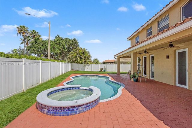 18901 SW 15th St, Pembroke Pines, FL 33029