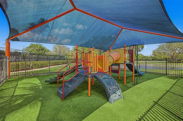 18901 SW 15th St, Pembroke Pines, FL 33029