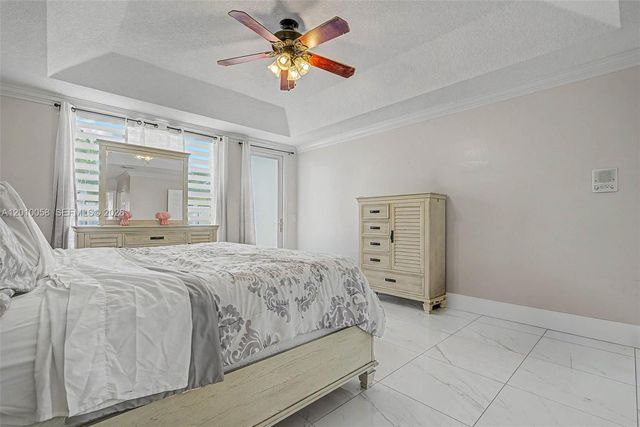 18901 SW 15th St, Pembroke Pines, FL 33029