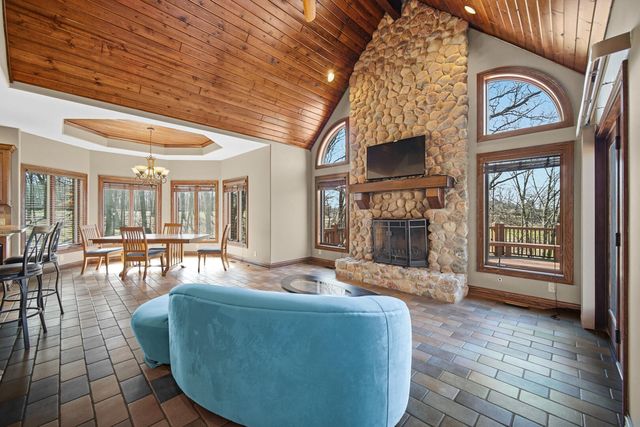 10170 White Oak Avenue, St. John, IN 46373