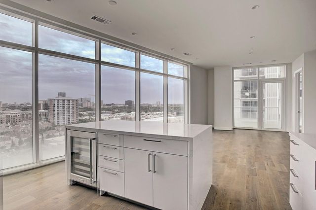 4521 San Felipe Street 1403, Houston, TX 77027