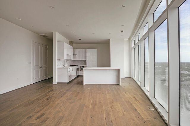 4521 San Felipe Street 1403, Houston, TX 77027