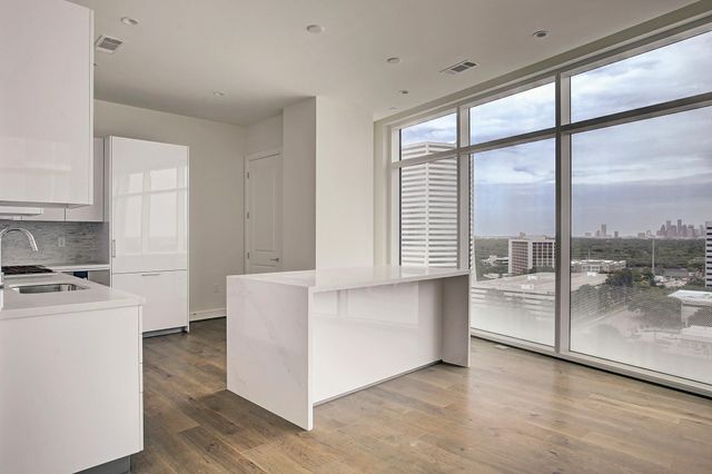 4521 San Felipe Street 1403, Houston, TX 77027