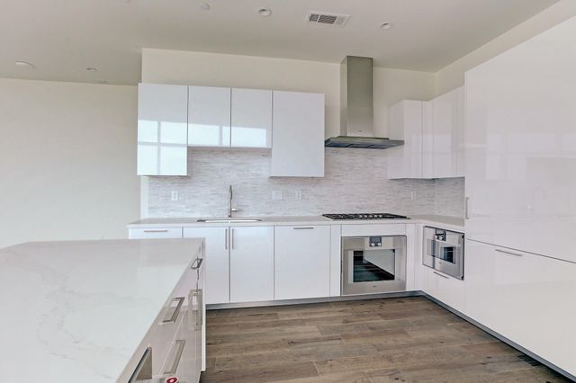 4521 San Felipe Street 1403, Houston, TX 77027