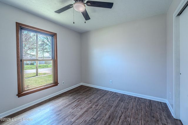 6512 Cady Dr, Louisville, KY 40258