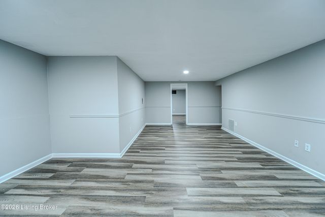 6512 Cady Dr, Louisville, KY 40258