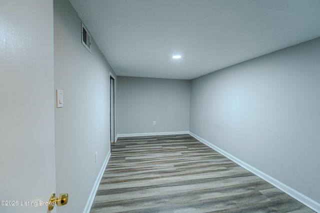 6512 Cady Dr, Louisville, KY 40258