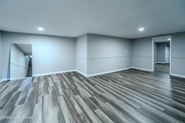 6512 Cady Dr, Louisville, KY 40258