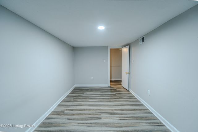 6512 Cady Dr, Louisville, KY 40258