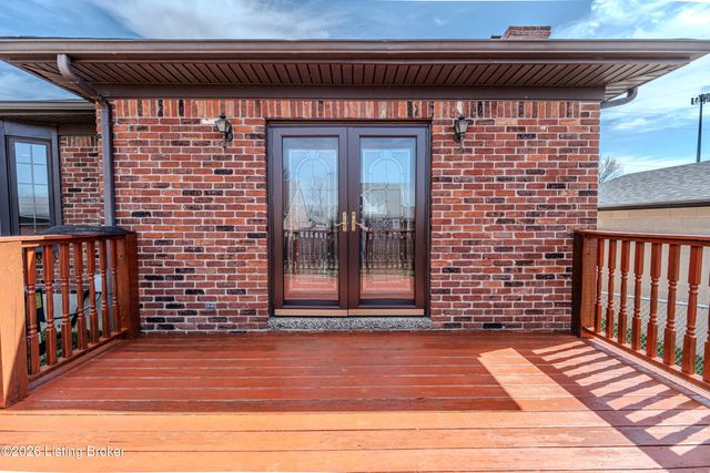 6512 Cady Dr, Louisville, KY 40258