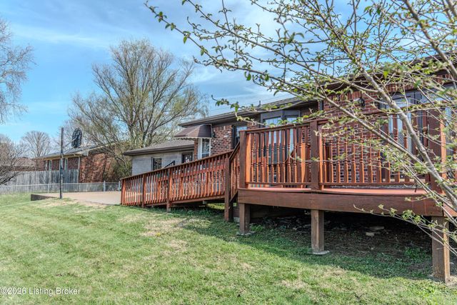 6512 Cady Dr, Louisville, KY 40258