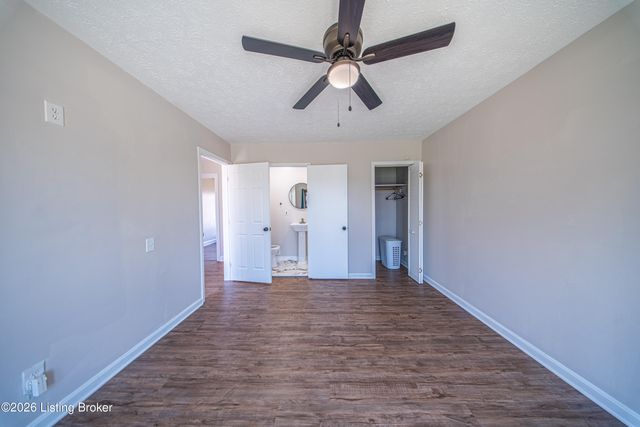 6512 Cady Dr, Louisville, KY 40258