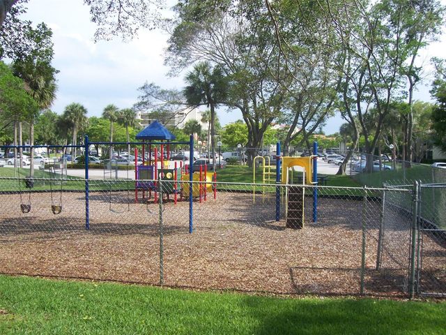 2104 S Cypress Bend Drive 301, Pompano Beach, FL 33069