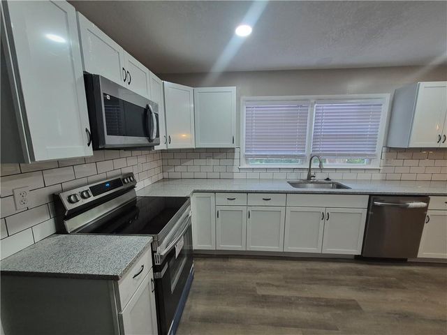 7310 High Grove Road, Grandview, MO 64030