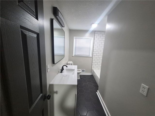 7310 High Grove Road, Grandview, MO 64030