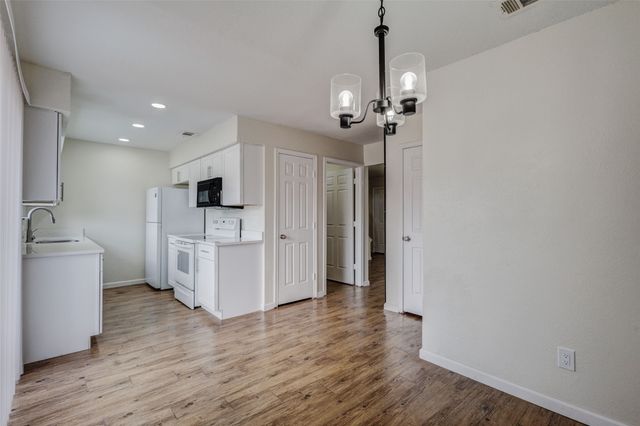 910 Cedar Terrace 910, Cedar Hill, TX 75104