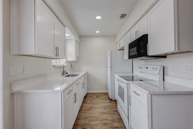 910 Cedar Terrace 910, Cedar Hill, TX 75104