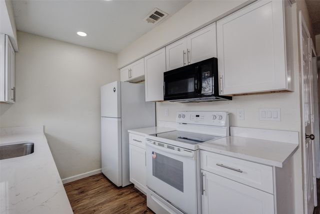 910 Cedar Terrace 910, Cedar Hill, TX 75104