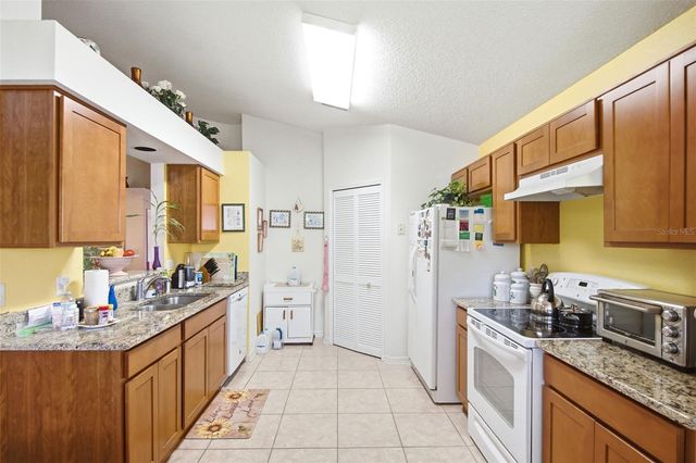 1234 LAKE BLUE CIRCLE, Apopka, FL 32703