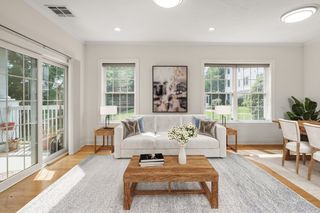 2107 Davenport Ave 2107, Canton, MA 02021