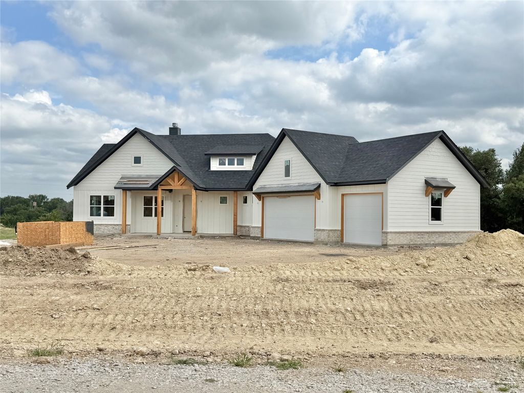 1000 Sabrina Court, Weatherford, TX 76085