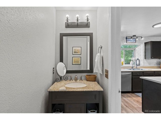 9691 W Chatfield Ave C, Littleton, CO 80128