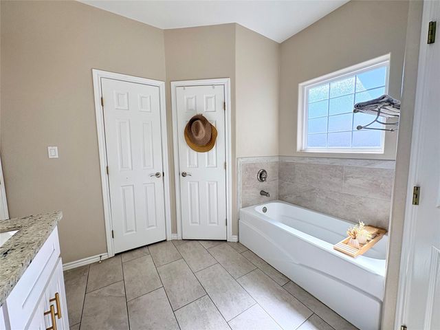 4507 Cardinal Drive, Bay City, TX 77414