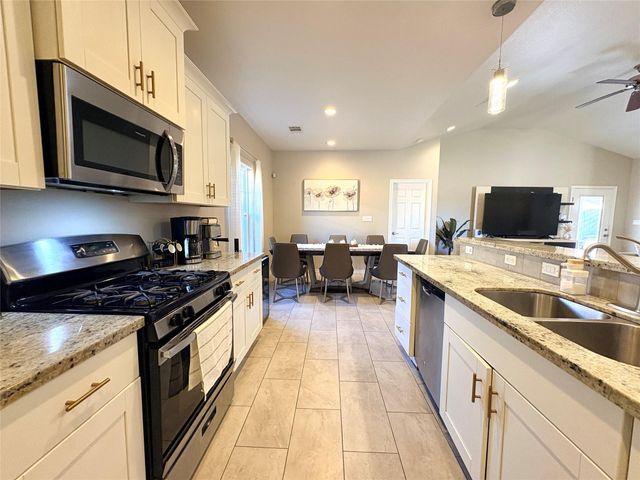 4507 Cardinal Drive, Bay City, TX 77414