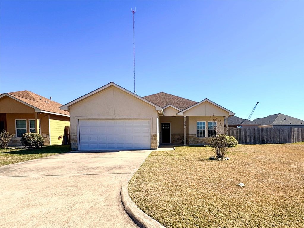 4507 Cardinal Drive, Bay City, TX 77414