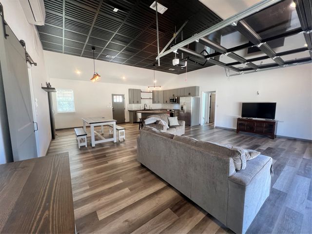 149 Comanche Hills, Comanche, TX 76442