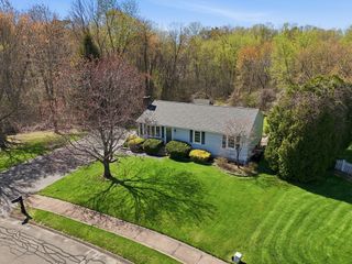 23 Katherine Dr, Agawam, MA 01001