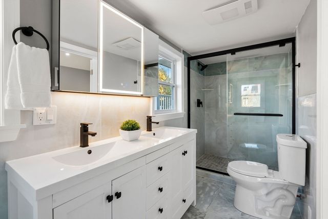 10 Washington Park 1-Right, Newton, MA 02460