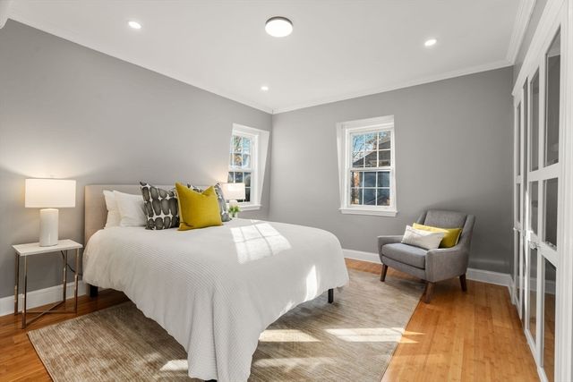 10 Washington Park 1-Right, Newton, MA 02460