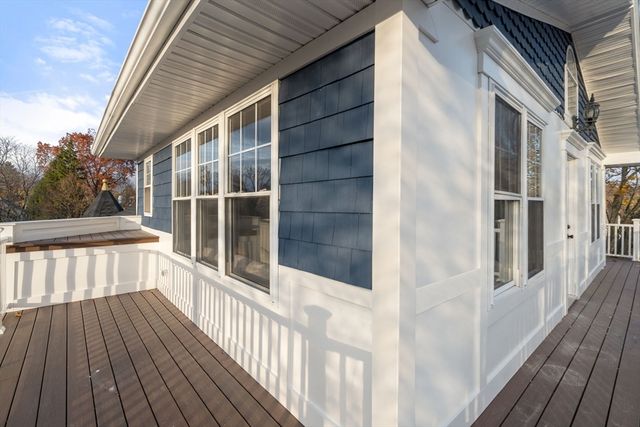 10 Washington Park 1-Right, Newton, MA 02460