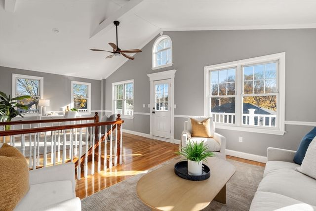 10 Washington Park 1-Right, Newton, MA 02460