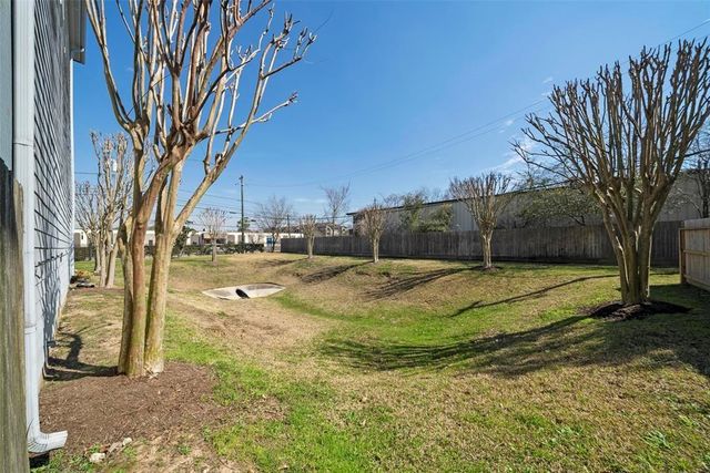 835 Garden Oaks Trace, Houston, TX 77018