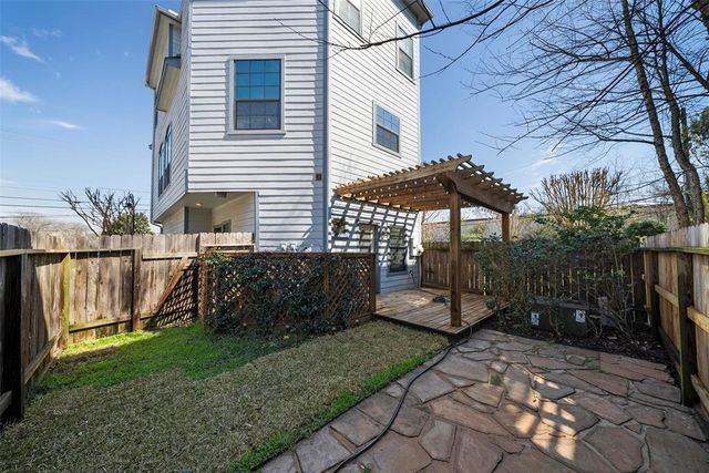 835 Garden Oaks Trace, Houston, TX 77018