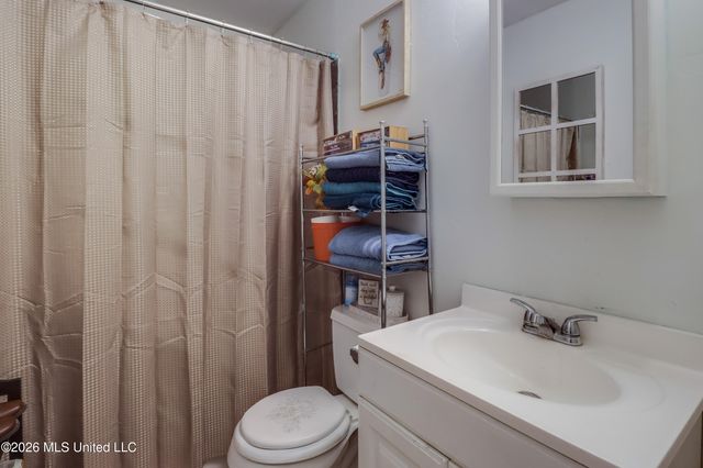 119 N Seashore Avenue, Long Beach, MS 39560