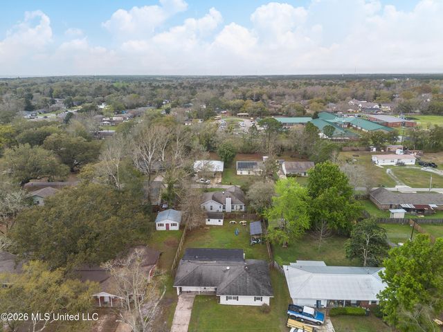 119 N Seashore Avenue, Long Beach, MS 39560