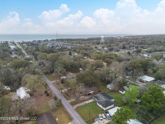 119 N Seashore Avenue, Long Beach, MS 39560