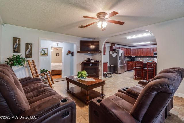 119 N Seashore Avenue, Long Beach, MS 39560