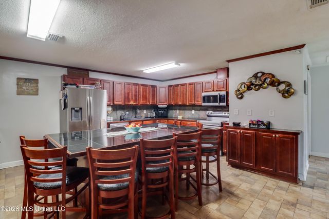 119 N Seashore Avenue, Long Beach, MS 39560